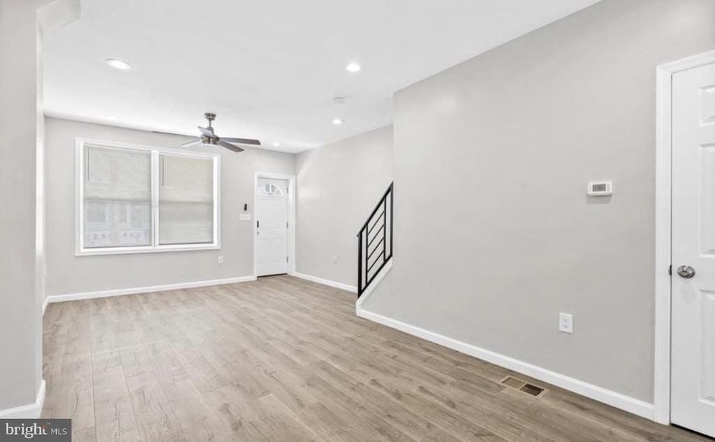 1452 S Etting St - Photo 5 of 13