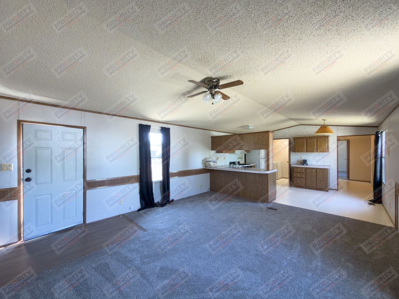 313 W Crook St - Photo 4 of 23