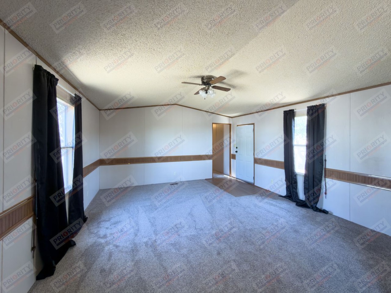 313 W Crook St - Photo 5 of 23