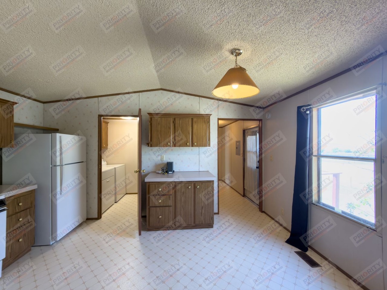 313 W Crook St - Photo 6 of 23