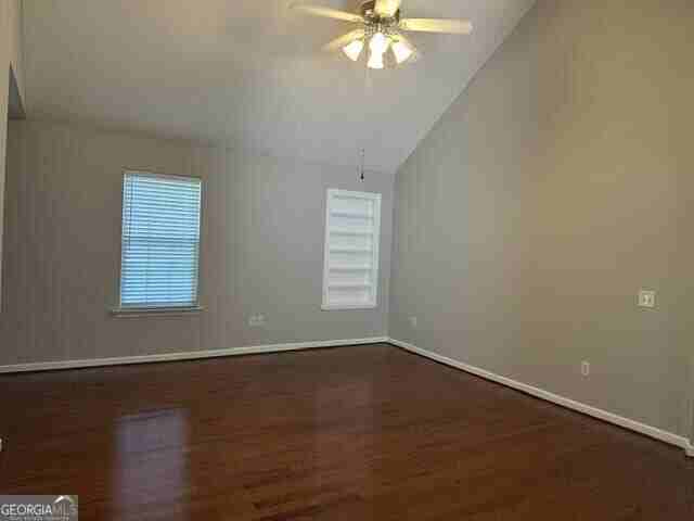 527 Acorn Ln - Photo 2 of 22