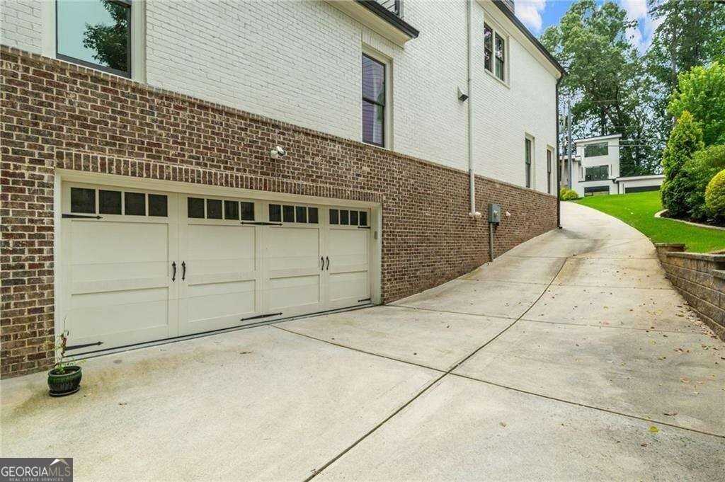 2571 Winding Ln Ne - Photo 3 of 38