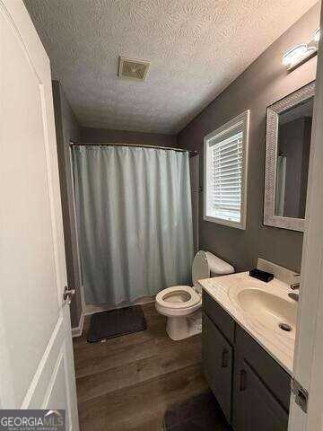 1011 Red Bud St - Photo 7 of 9