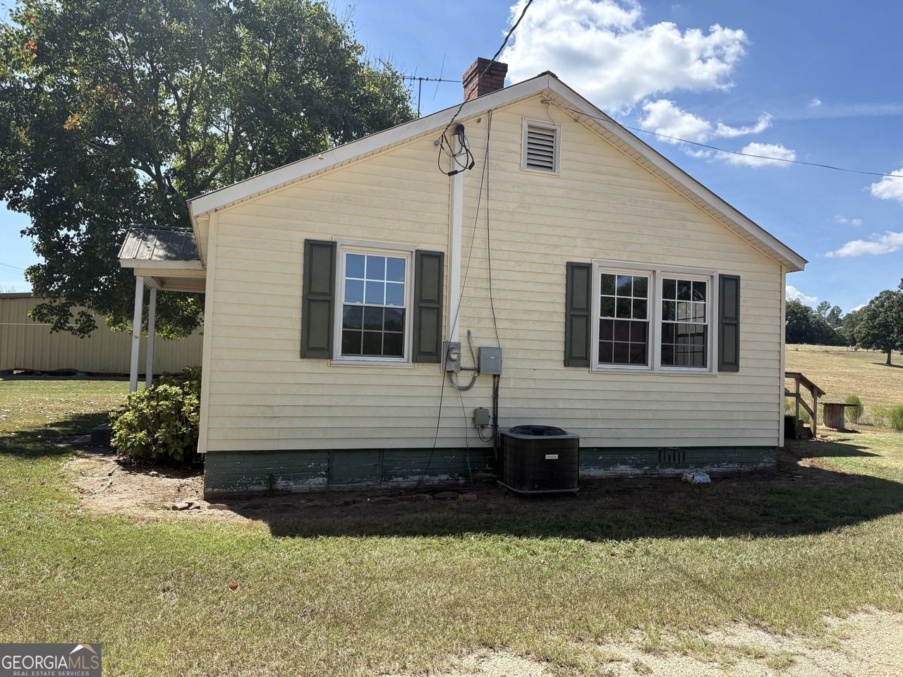 962 Bakers Bridge Rd - Photo 3 of 12
