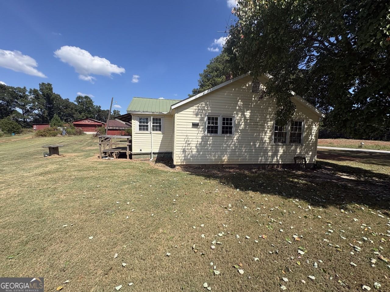 962 Bakers Bridge Rd - Photo 4 of 12