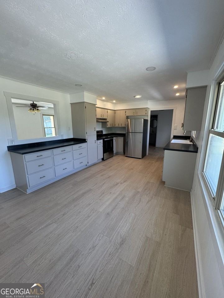 510 Taylor Smith Rd - Photo 2 of 15