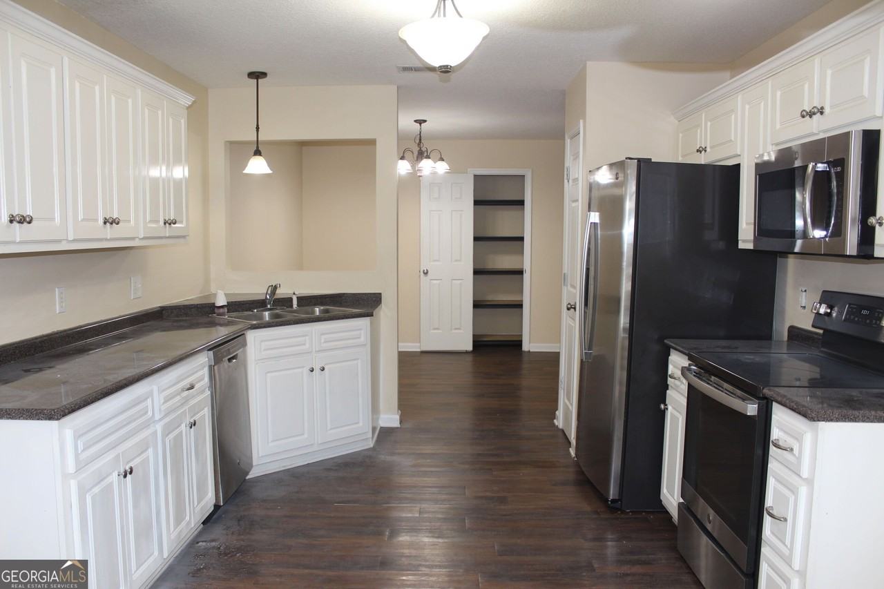 103 Lindsay Ct #B - Photo 6 of 17
