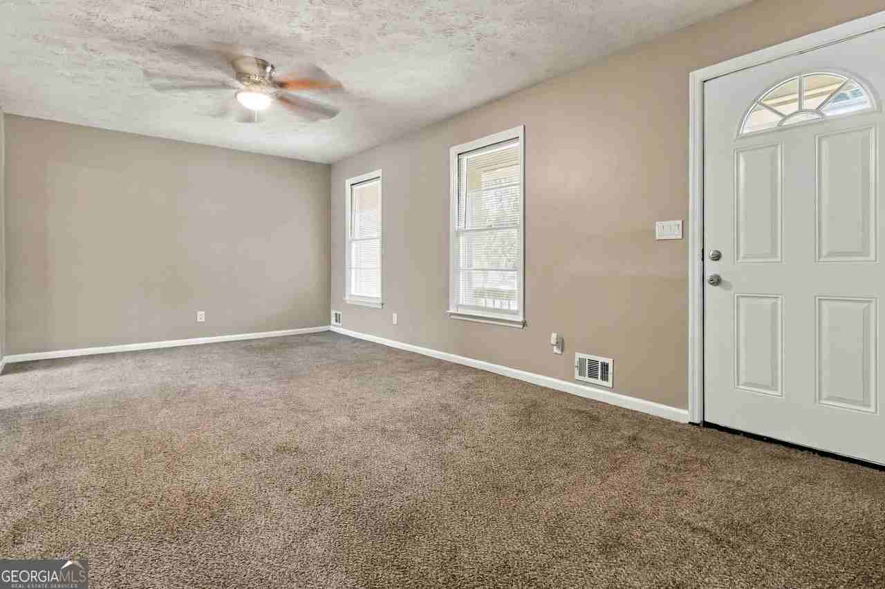 9169 Lakeview Dr Sw - Photo 5 of 30