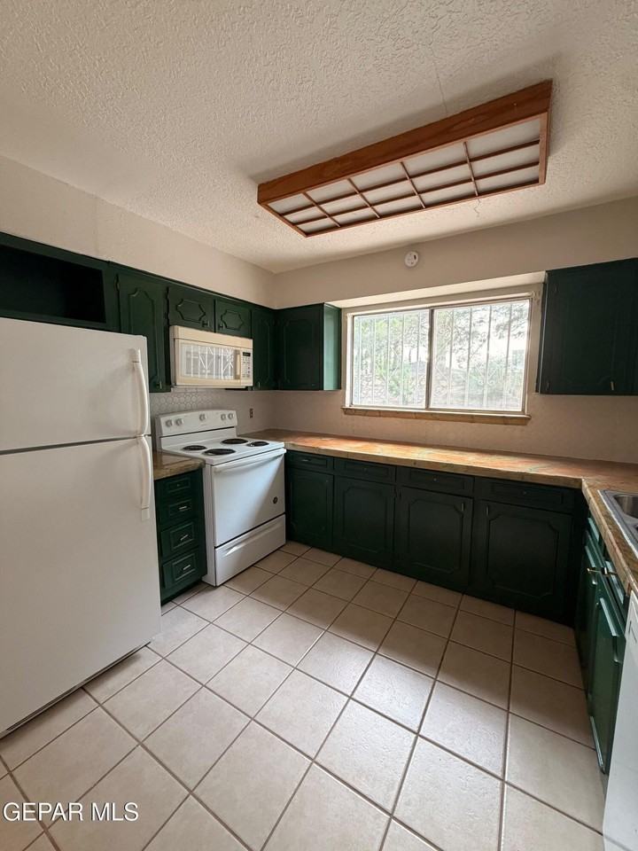 1845 Tommy Aaron Dr - Photo 4 of 22