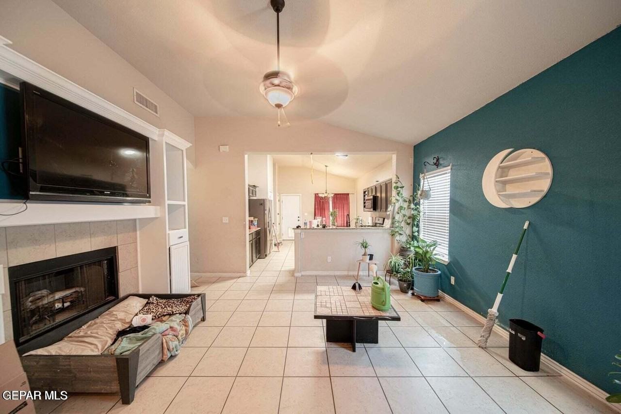 2924 Pino Triste Dr - Photo 3 of 7