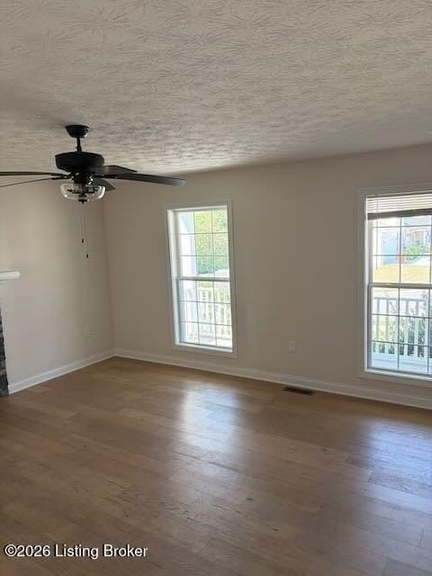 401 Butterfield Dr - Photo 3 of 37
