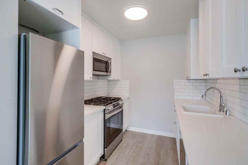4449 Central Ave - Photo 4 of 37