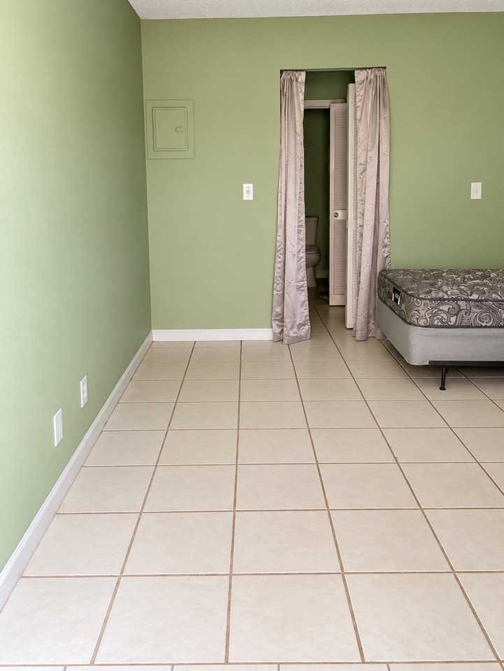 5845 Nw 19th St #B - Photo 3 of 16