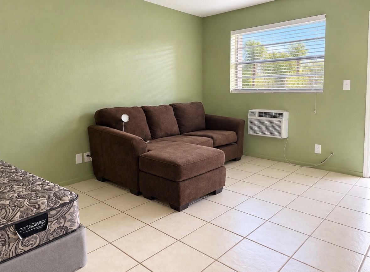 5845 Nw 19th St #B - Photo 4 of 16