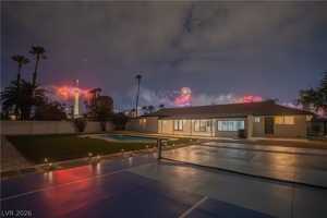 featured image of 2106 W Oakey Blvd
