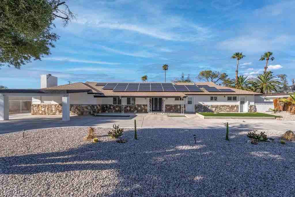2106 W Oakey Blvd - Photo 2 of 50