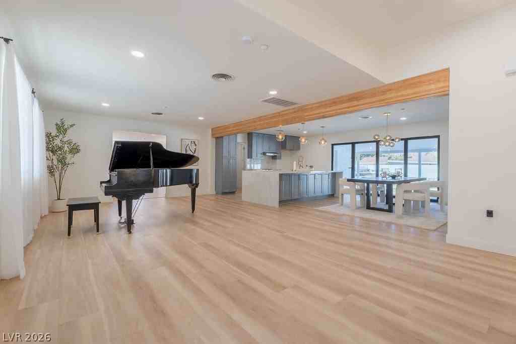 2106 W Oakey Blvd - Photo 3 of 50