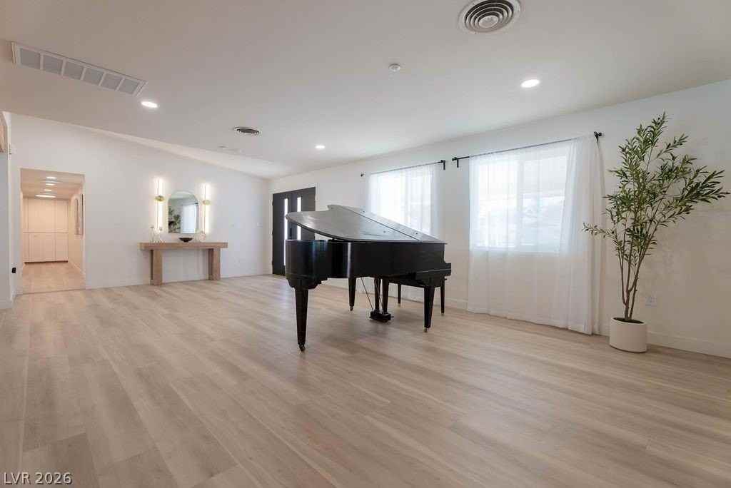 2106 W Oakey Blvd - Photo 7 of 50