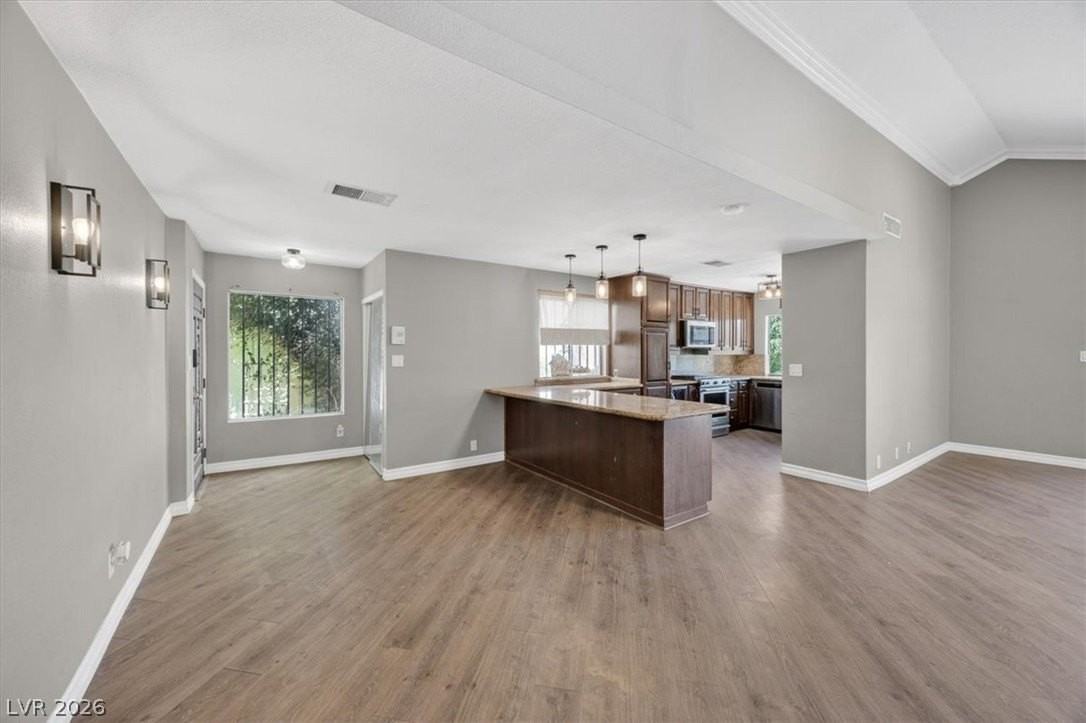 3137 Bel Air Dr - Photo 4 of 32