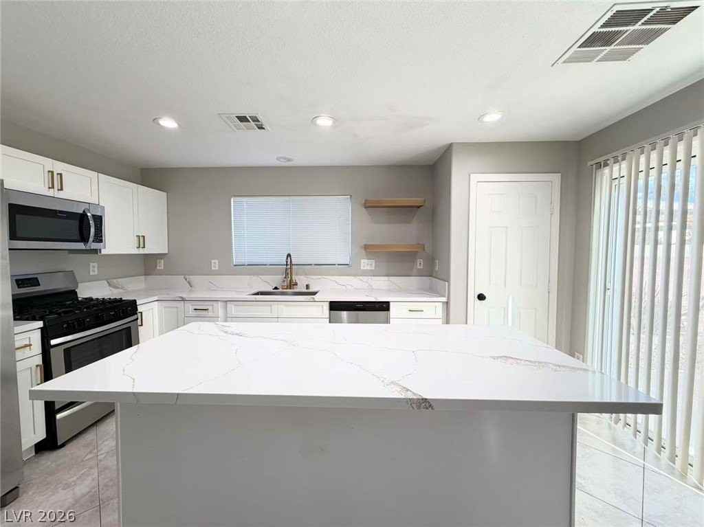 8469 Cavaricci Ave - Photo 6 of 24