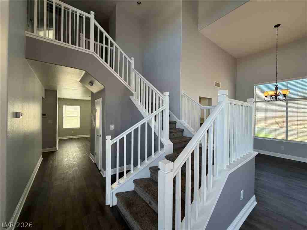 8601 Willeford Ct - Photo 6 of 37
