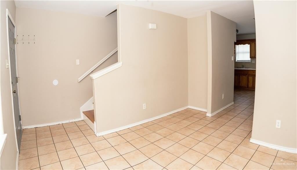 4308 Kings Dr - Photo 2 of 10