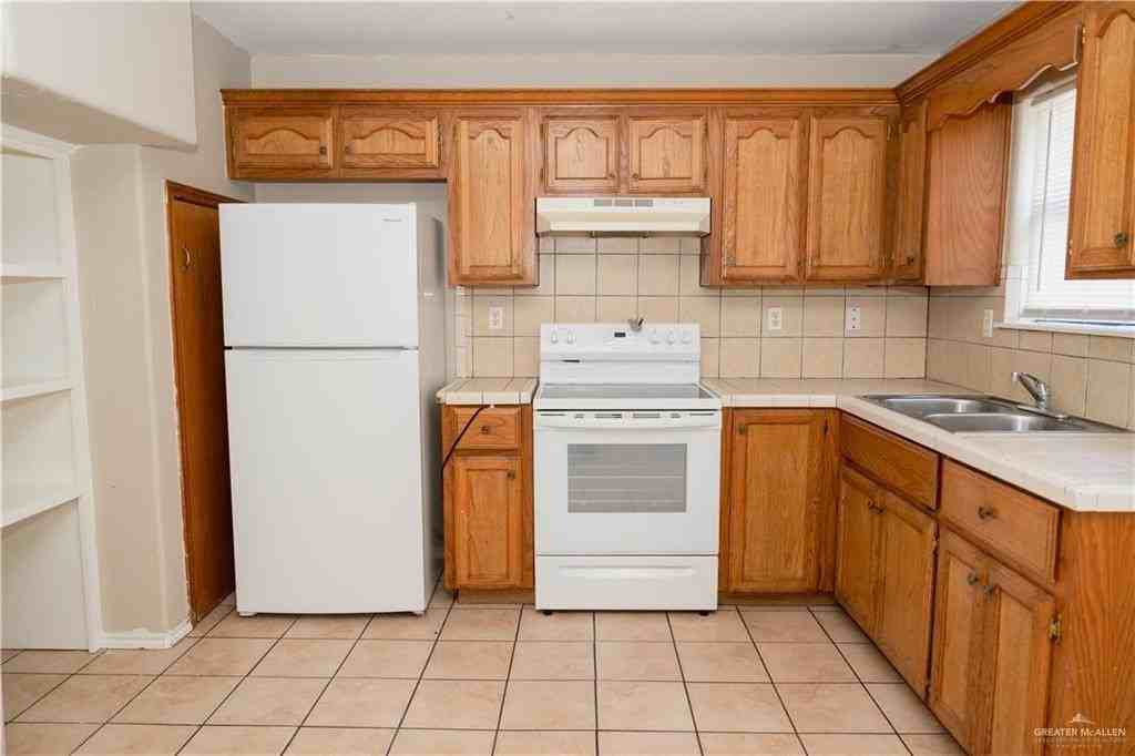 4308 Kings Dr - Photo 4 of 10