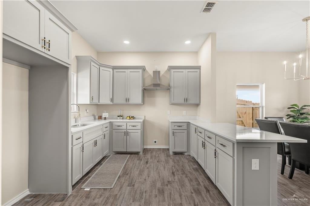18032 Spruce St - Photo 4 of 15