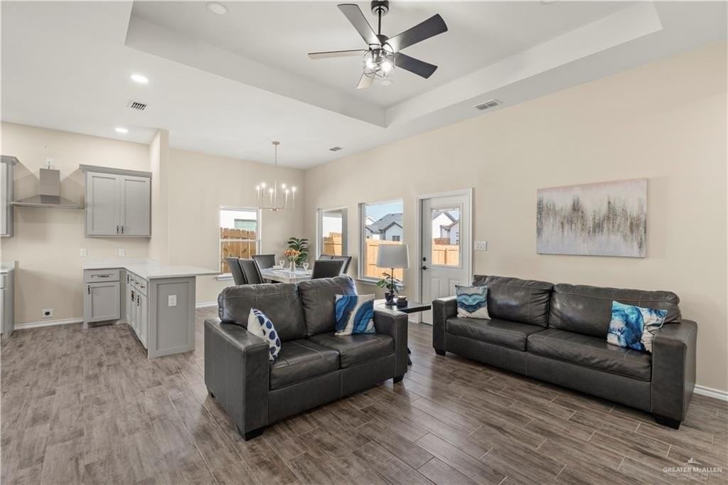 18032 Spruce St - Photo 5 of 15