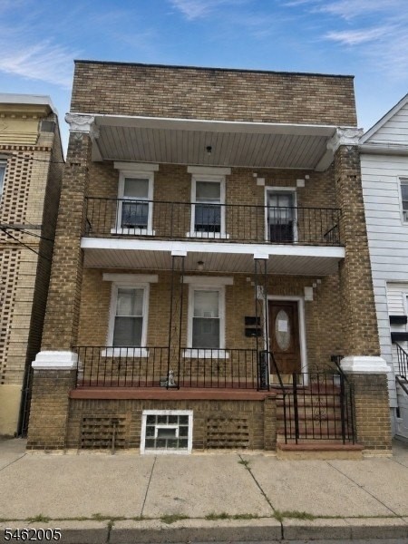 15 Farnham Ave #2