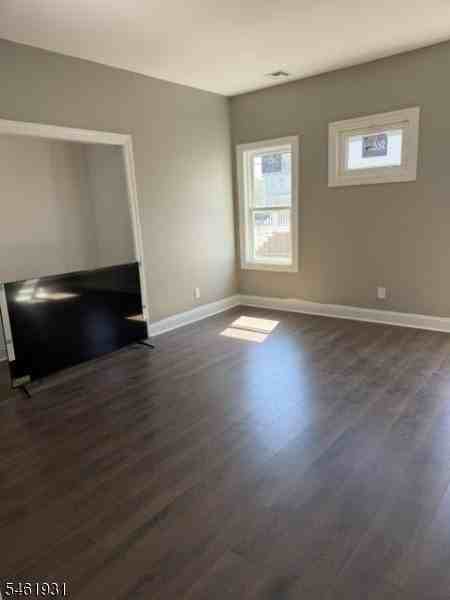 167 Linden Ave 1st Fl #1 - Photo 5 of 7