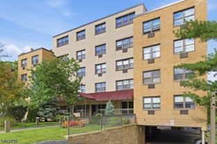 300 Lookout Ave - Photo 1 of 1