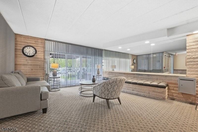 300 Lookout Ave - Photo 2 of 28