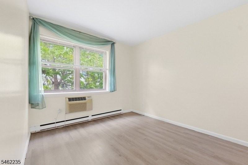 300 Lookout Ave - Photo 5 of 28