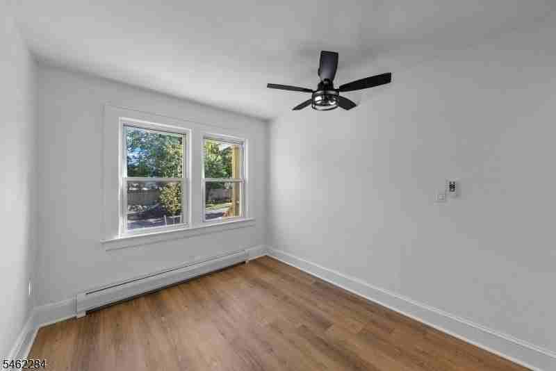 330 Evona Ave - Photo 4 of 14