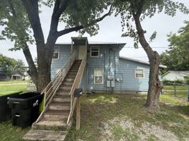 featured image of 805 E 13th St Apt B