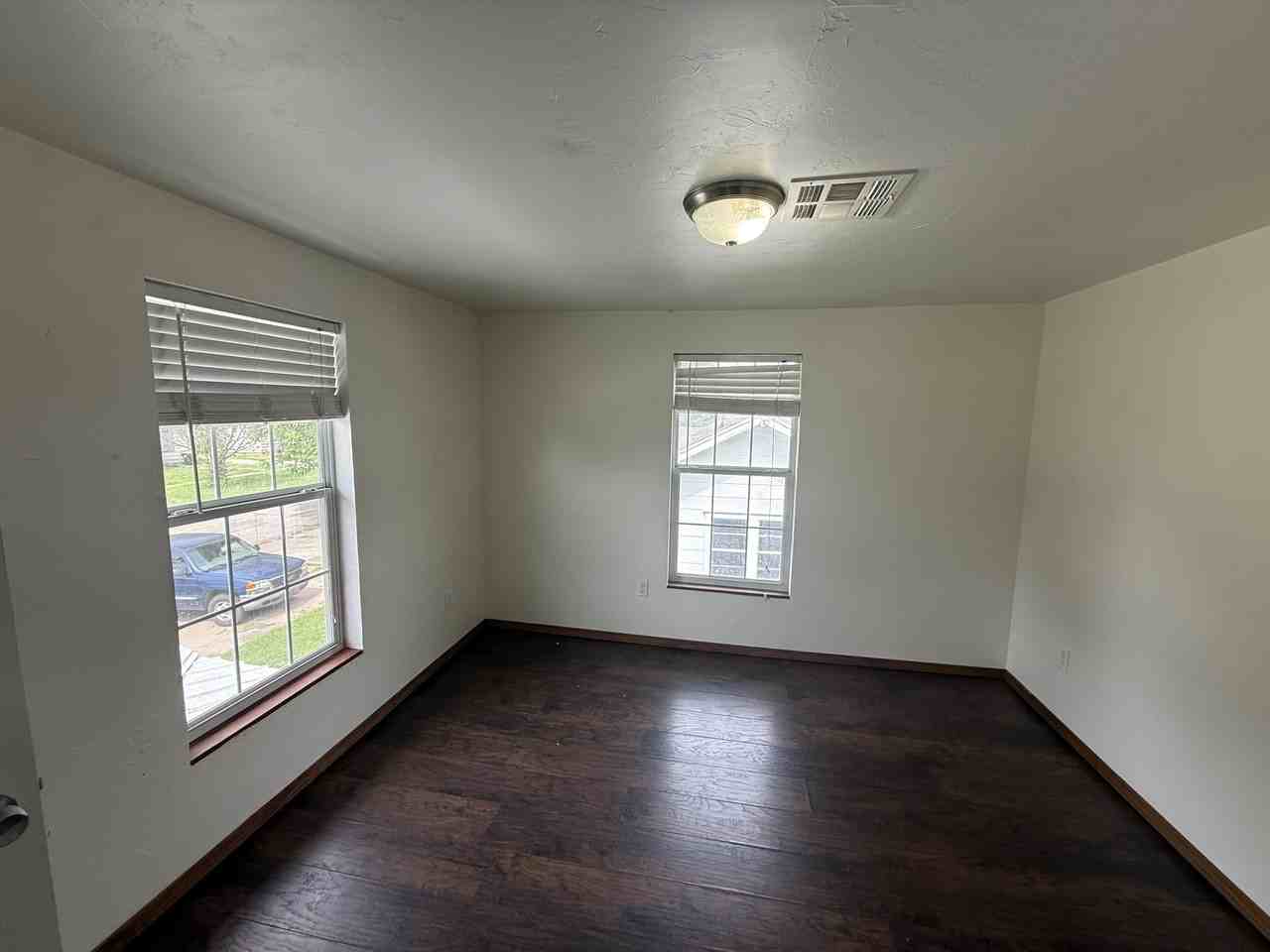 805 East 13th Street APT B - Photo 6 of 7