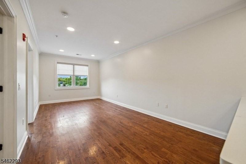 226 Morris Ave Apt 111 - Photo 4 of 28