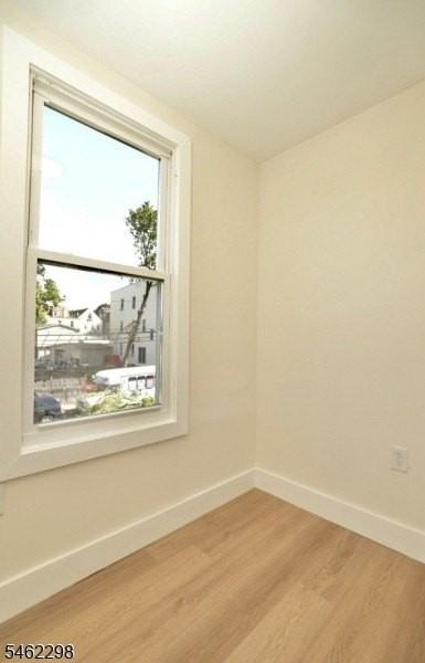 470 14th Ave - Photo 6 of 10