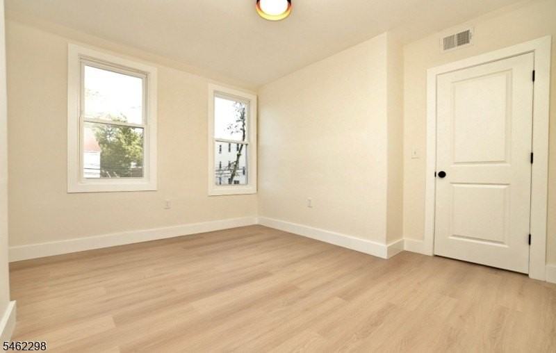 470 14th Ave - Photo 7 of 10