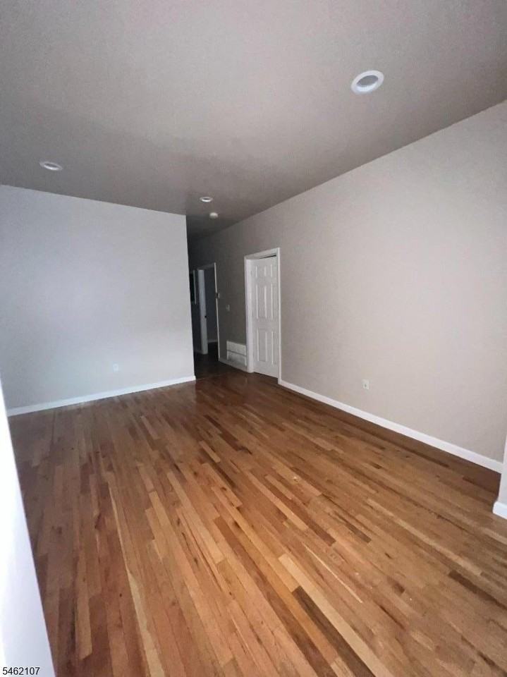 485 E 27th St #1 - Photo 7 of 13