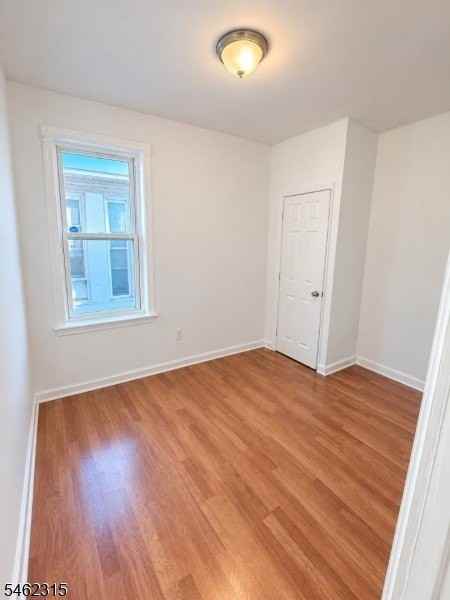 537 S Park St - Photo 2 of 9