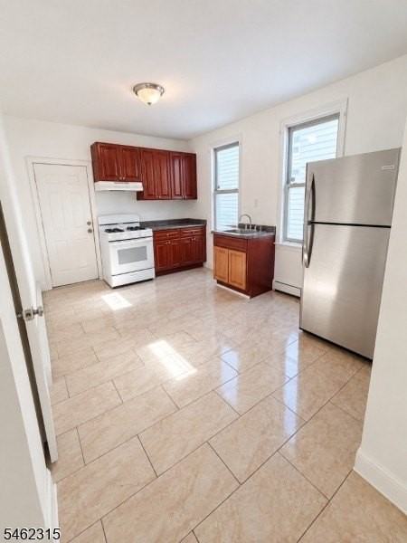 537 S Park St - Photo 3 of 9