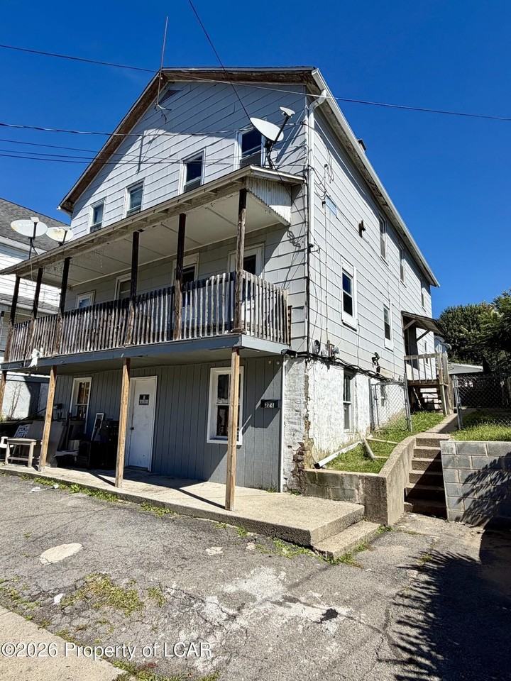 224 Vine St - Photo 2 of 12