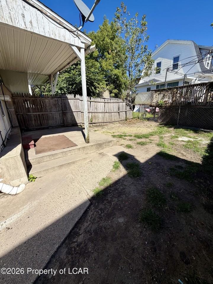 224 Vine St - Photo 3 of 12