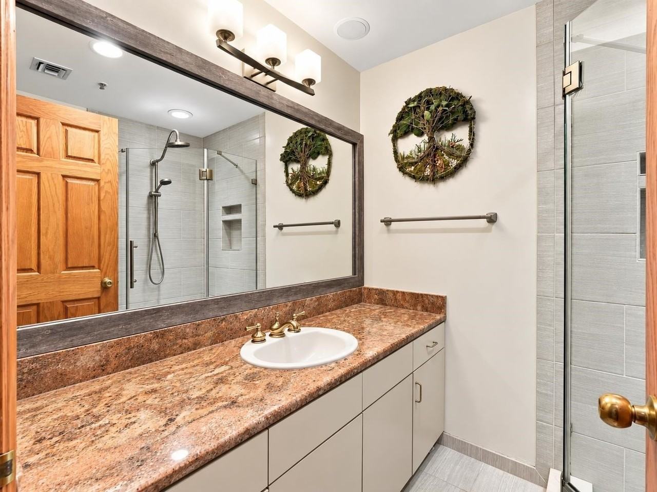 72 Park Ave #3B - Photo 6 of 9