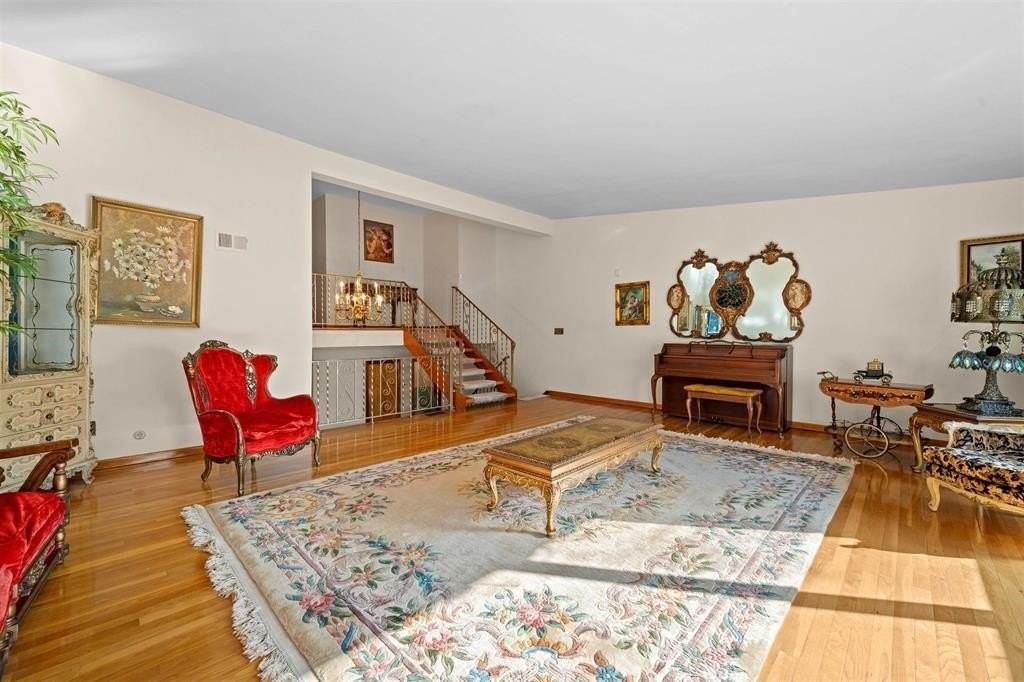 287 Avenue E #1 - Photo 4 of 14