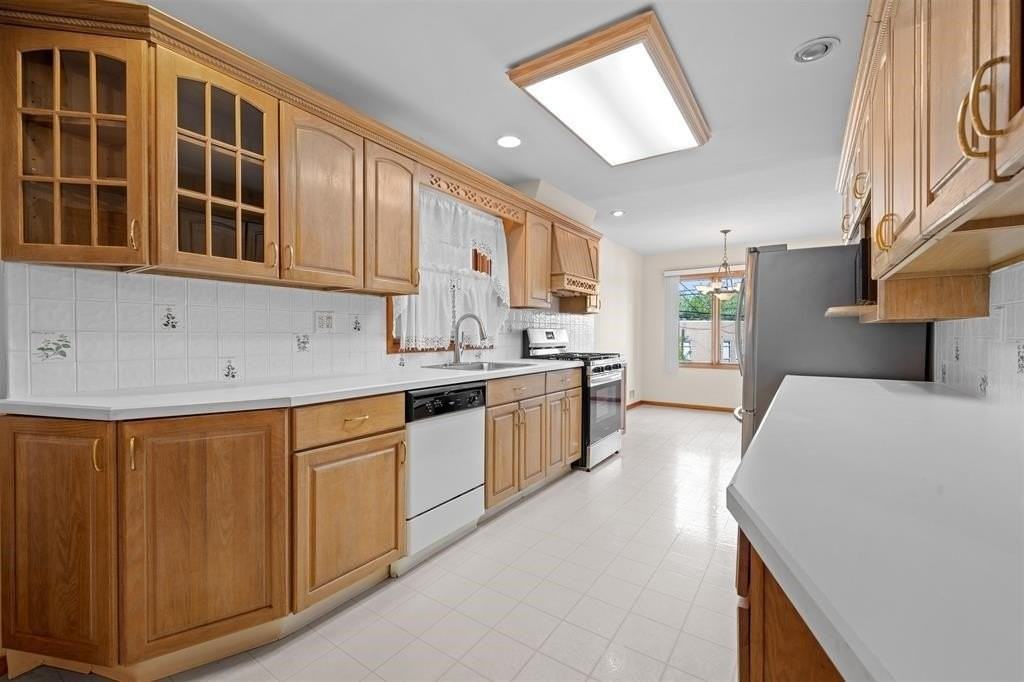 287 Avenue E #1 - Photo 6 of 14