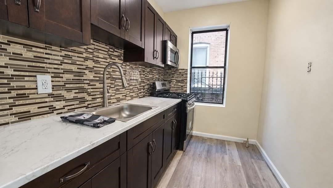 43 Broadway - Photo 5 of 17