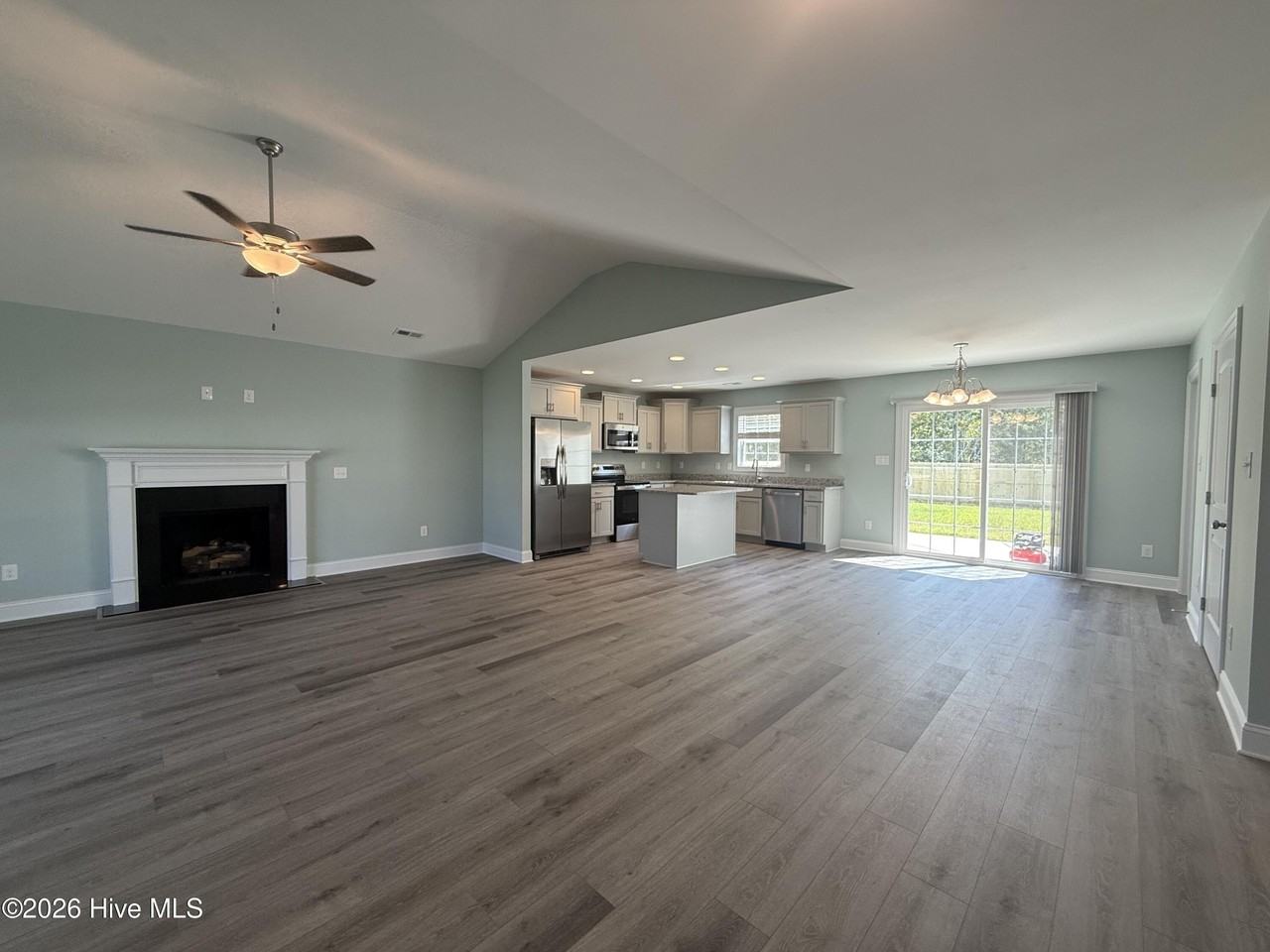 1019 Croaker Ct - Photo 5 of 31